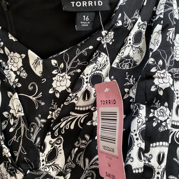 Nwt Torrid retro style sugar skull dress - Picture 4 of 5